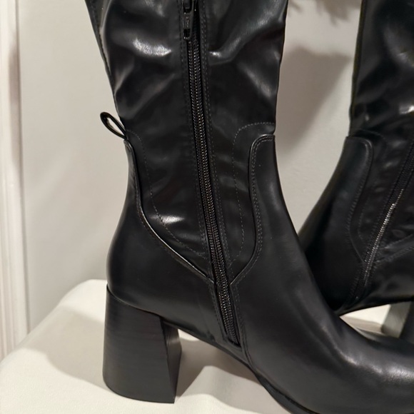 Topshop Knee High Boots w/side zipper and block heel - Picture 8 of 16